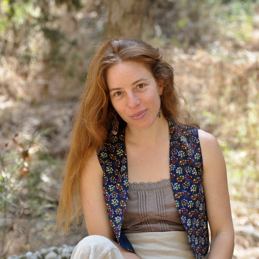 זוהרה כהן, פרויקטורית' בתחומים של שינוי חברתי – סביבתי. בעלת הכשרה וניסיון כיוצרת לבמה ומנחת שחקנים. שדות ישראל