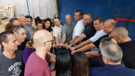מנהיגות - בין מנהל למנהיג